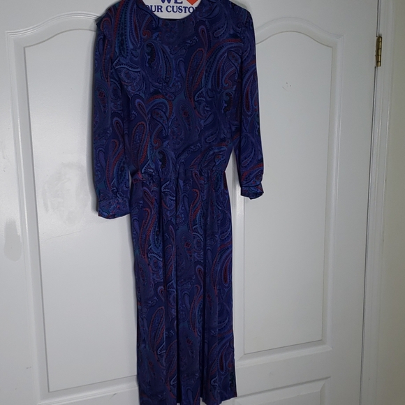 Long sleeve ,vintage dress, blue base with embroid - Picture 1 of 4